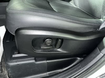 2023 Land Rover Defender SE