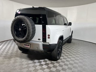 2023 Land Rover Defender SE