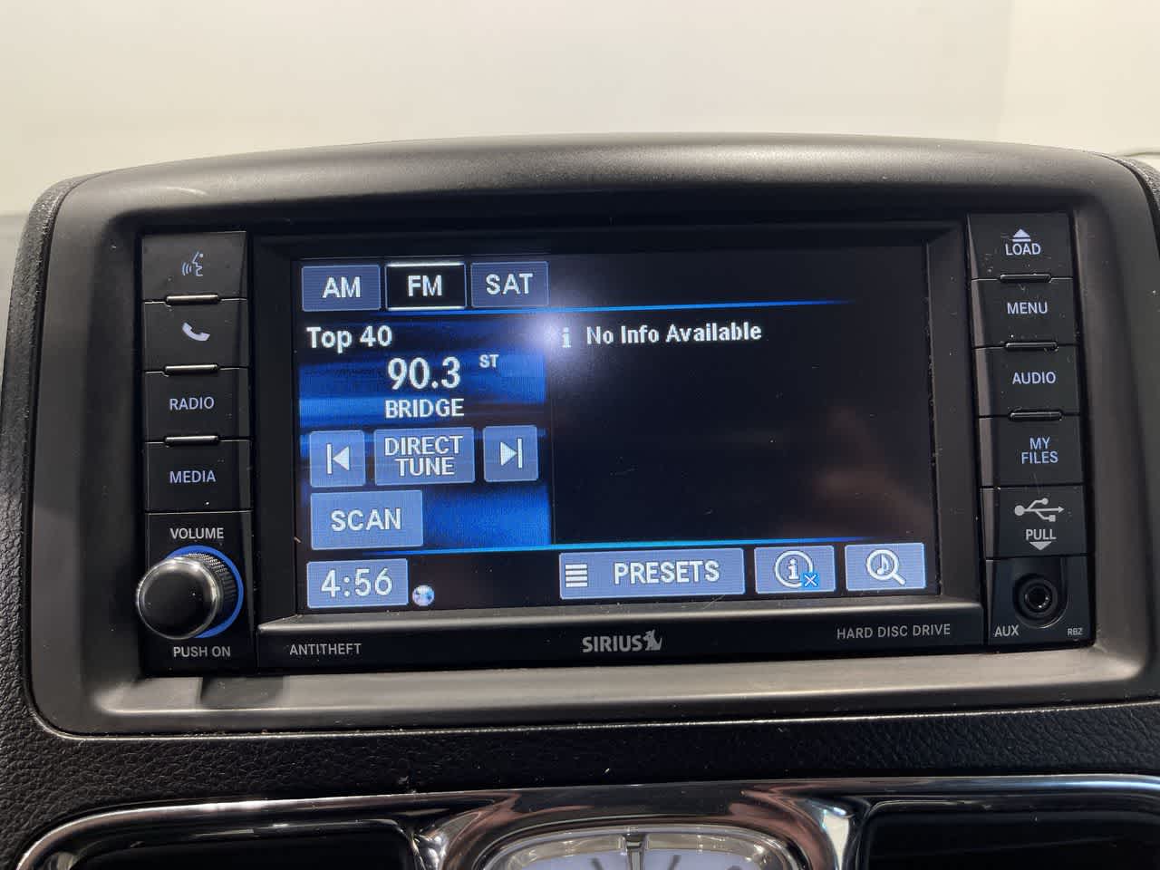 2013 Chrysler Town & Country Touring
