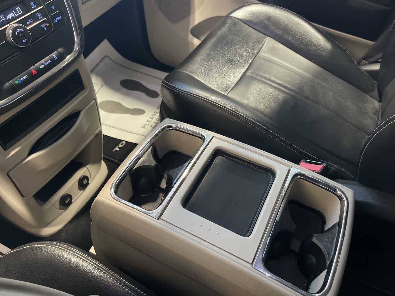 2013 Chrysler Town & Country Touring