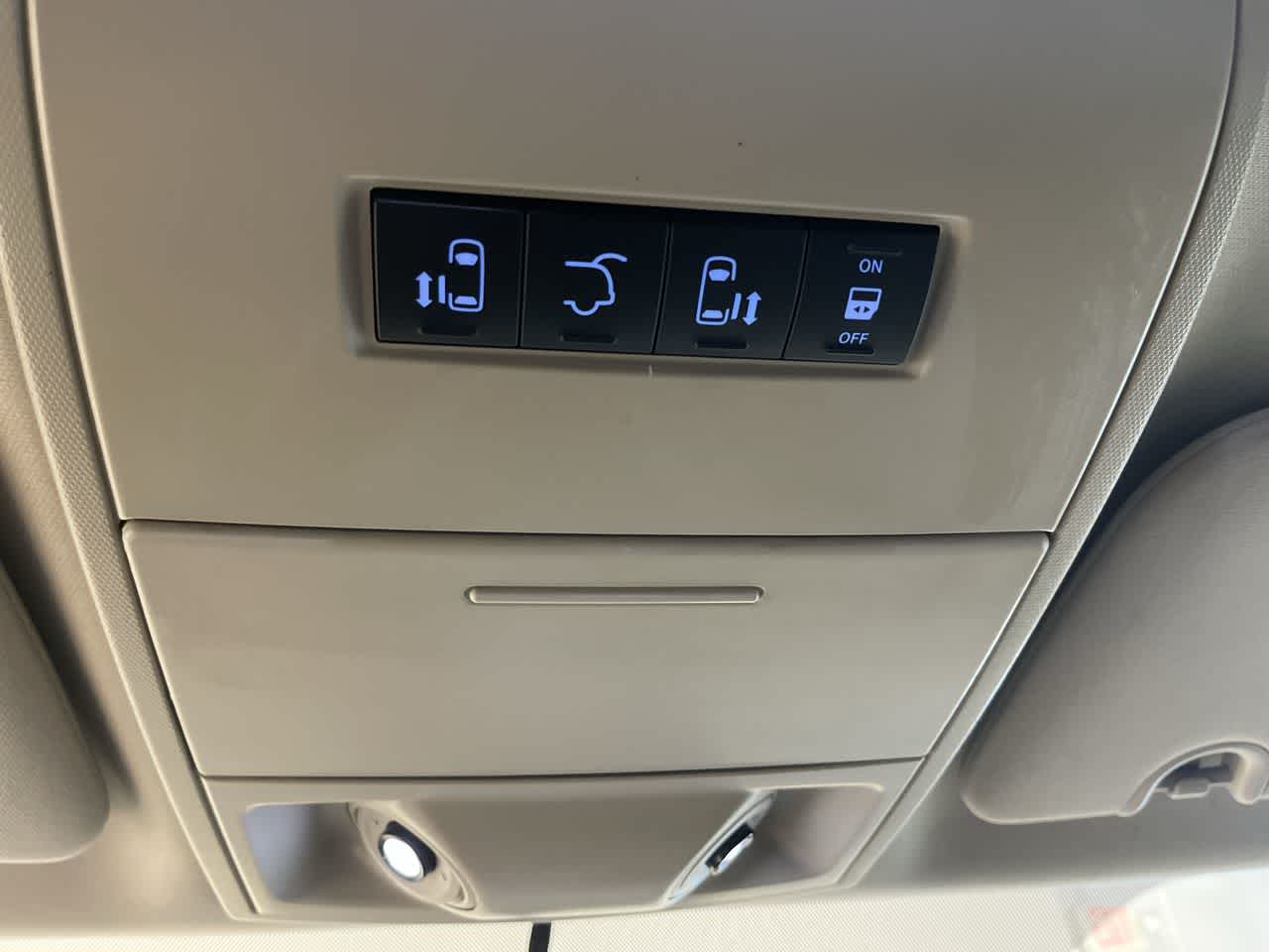 2013 Chrysler Town & Country Touring