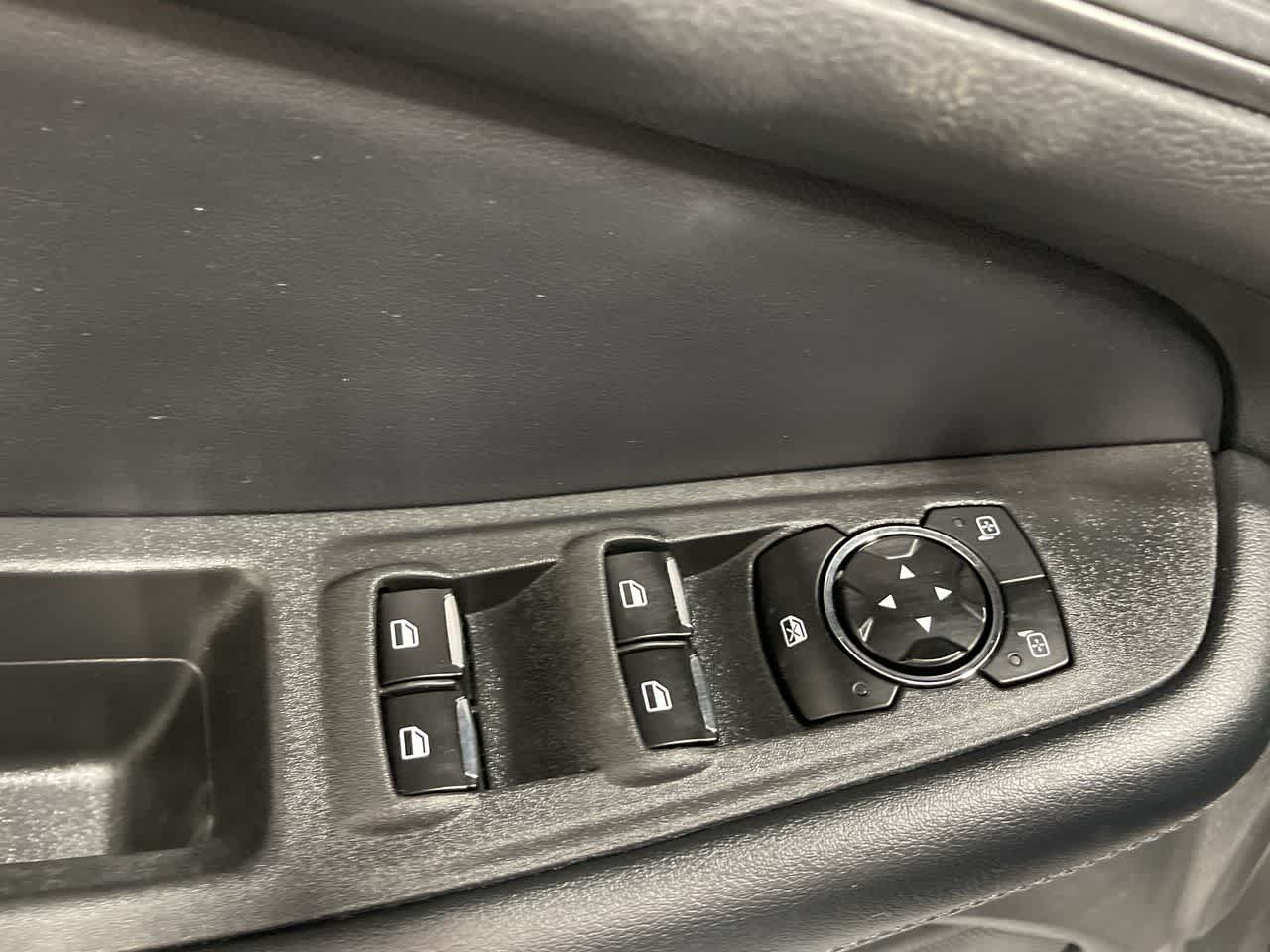 2023 Ford Edge SE