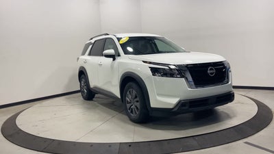 2025 Nissan Pathfinder SV