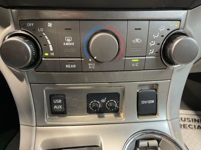 2012 Toyota Highlander SE