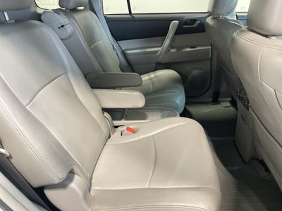 2012 Toyota Highlander SE