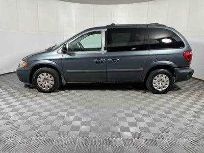 2006 Chrysler Town & Country SWB Base