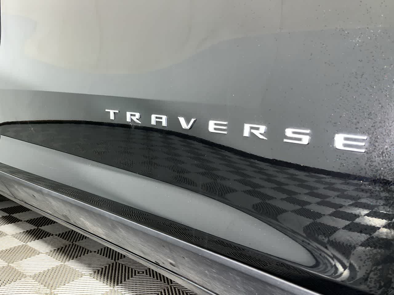 2024 Chevrolet Traverse LT