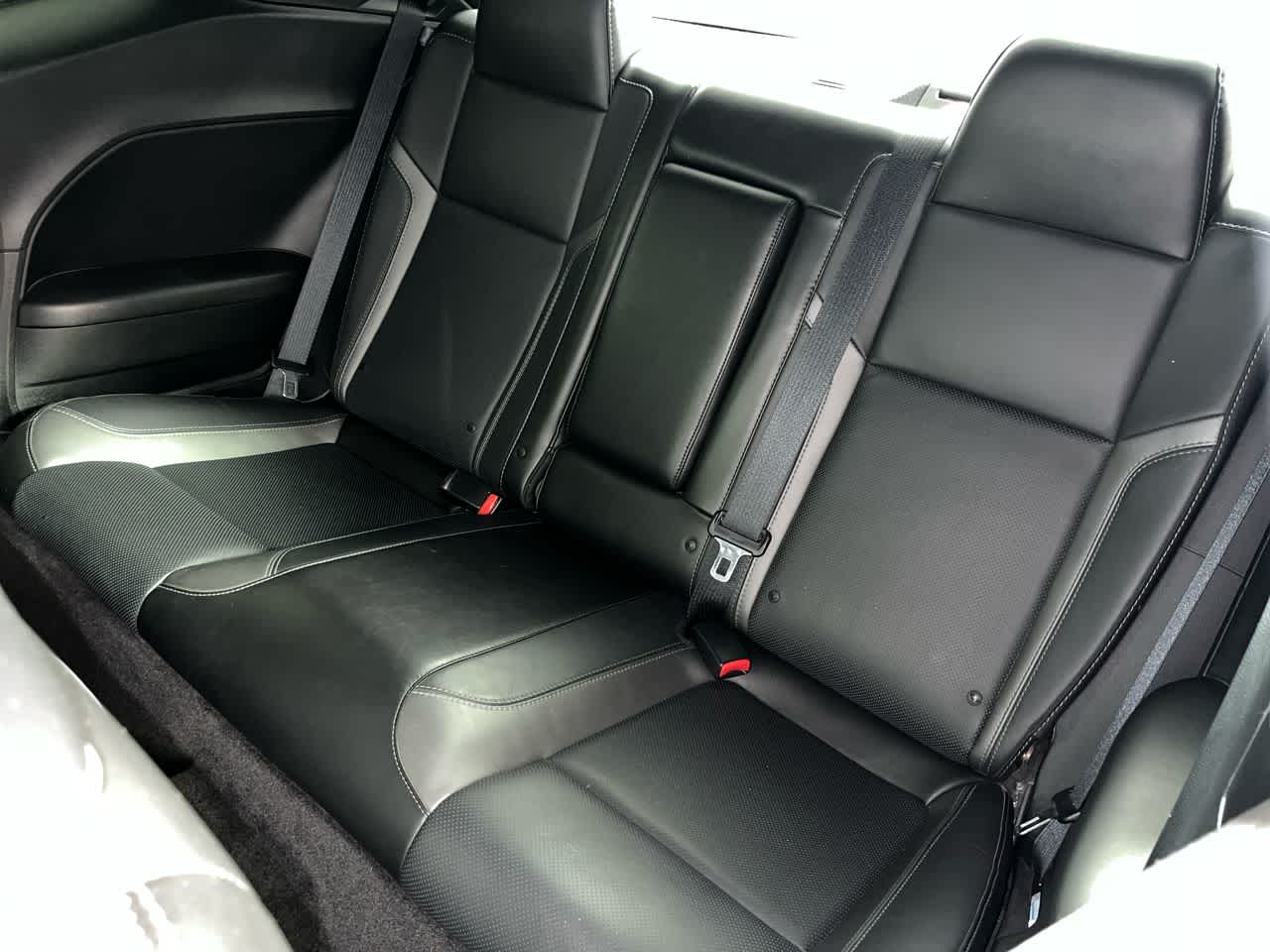 2016 Dodge Challenger SXT Plus