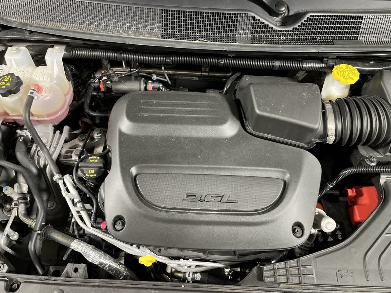 2025 Chrysler Pacifica Select