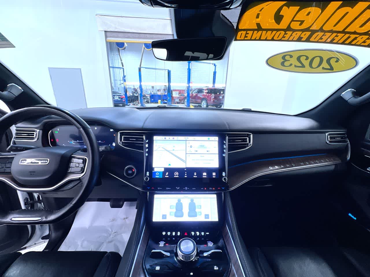 2023 Jeep Grand Wagoneer Base