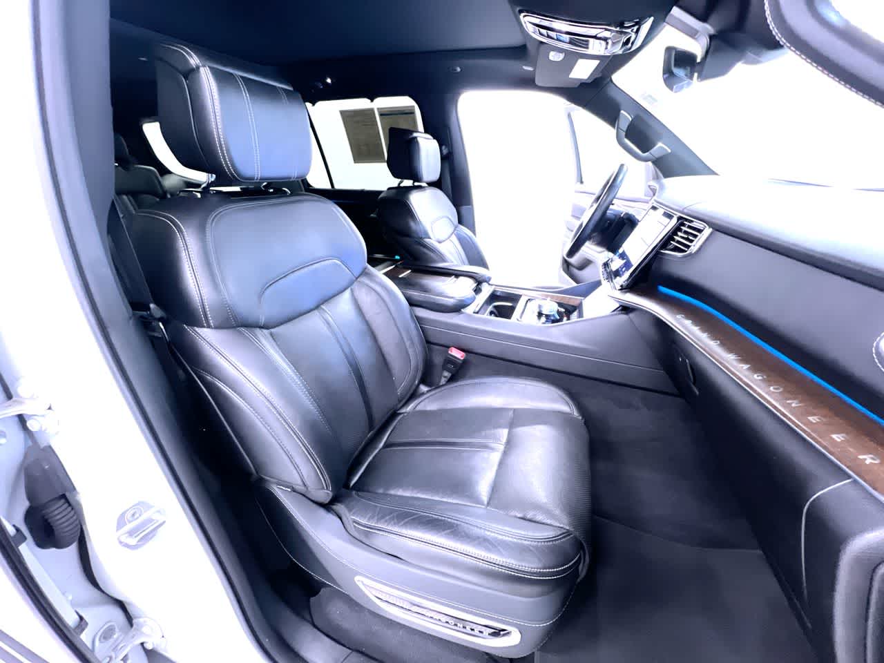 2023 Jeep Grand Wagoneer Base