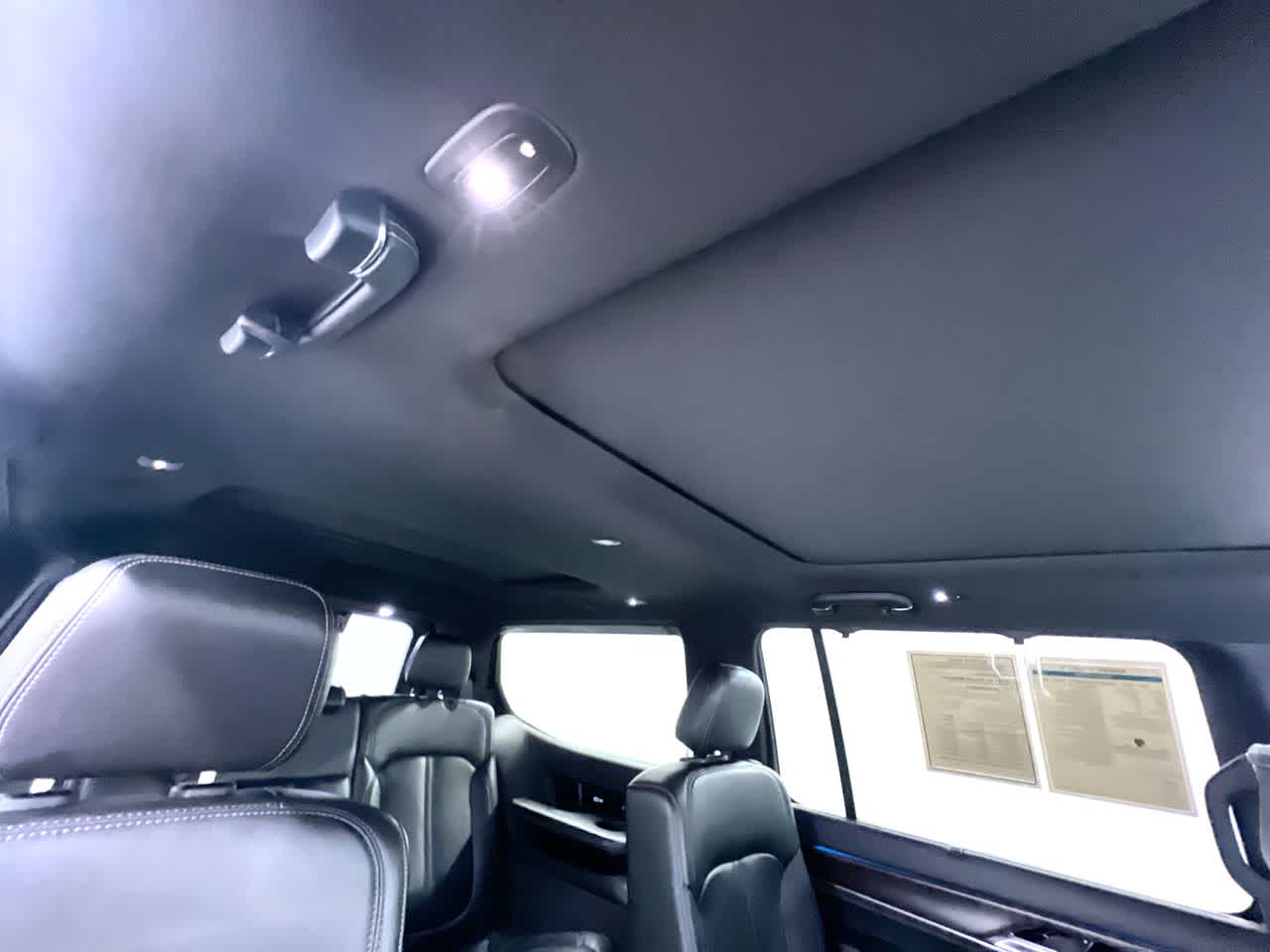 2023 Jeep Grand Wagoneer Base