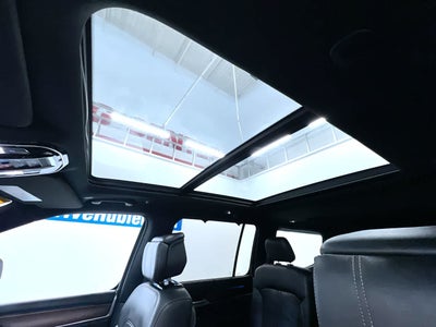 2023 Jeep Grand Wagoneer Base
