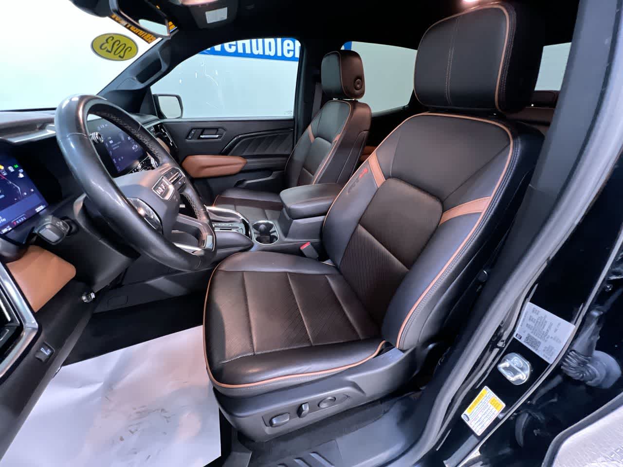 2023 GMC Canyon 4WD AT4