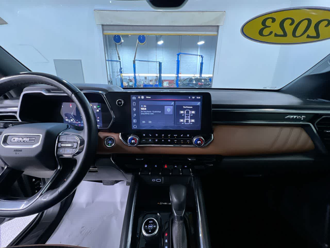 2023 GMC Canyon 4WD AT4