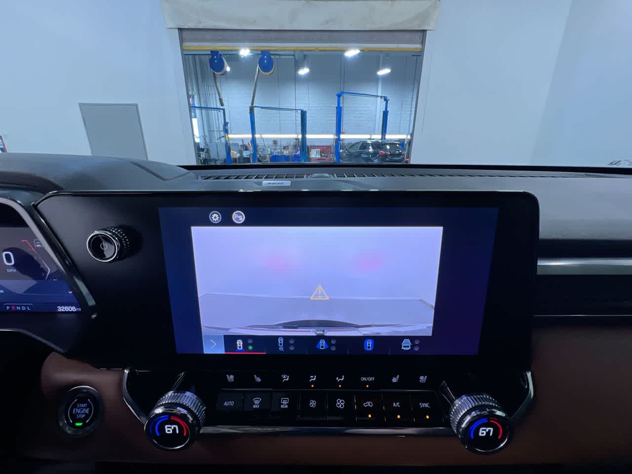 2023 GMC Canyon 4WD AT4
