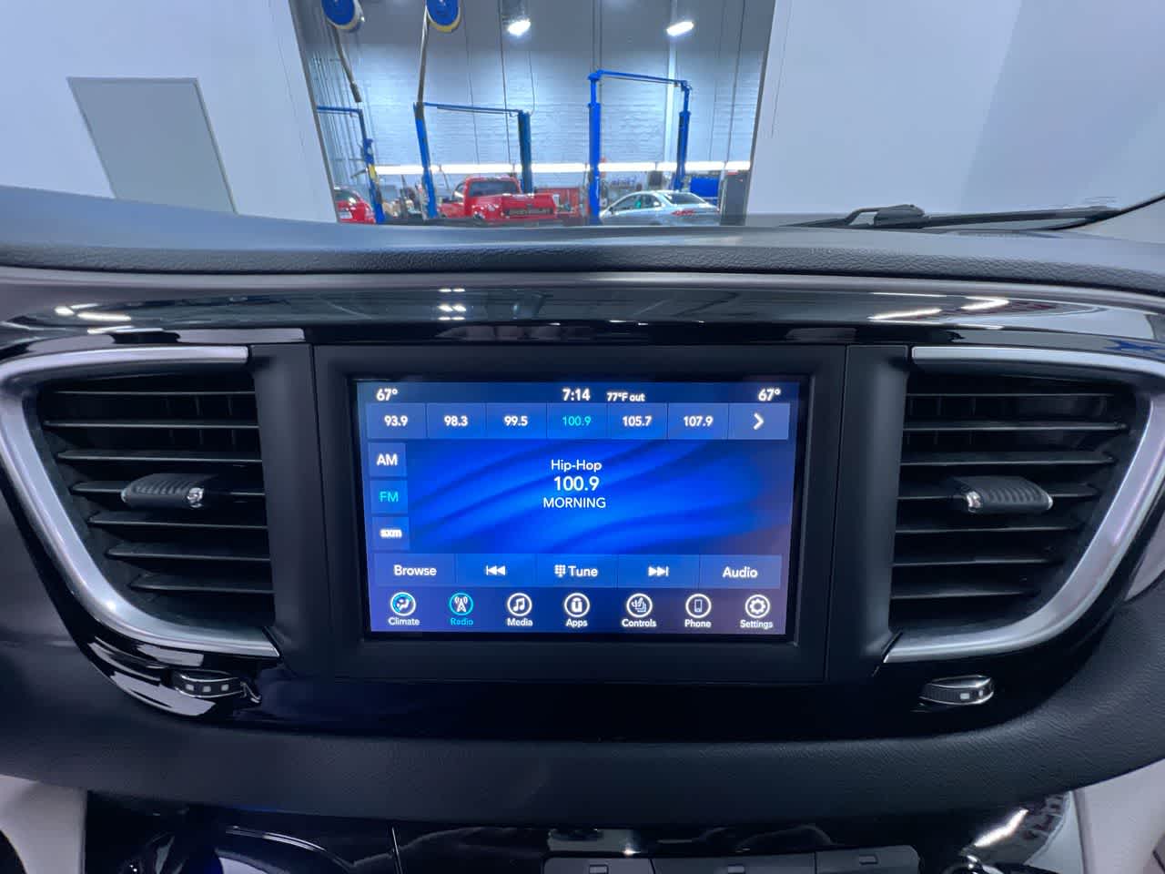 2020 Chrysler Pacifica Touring L