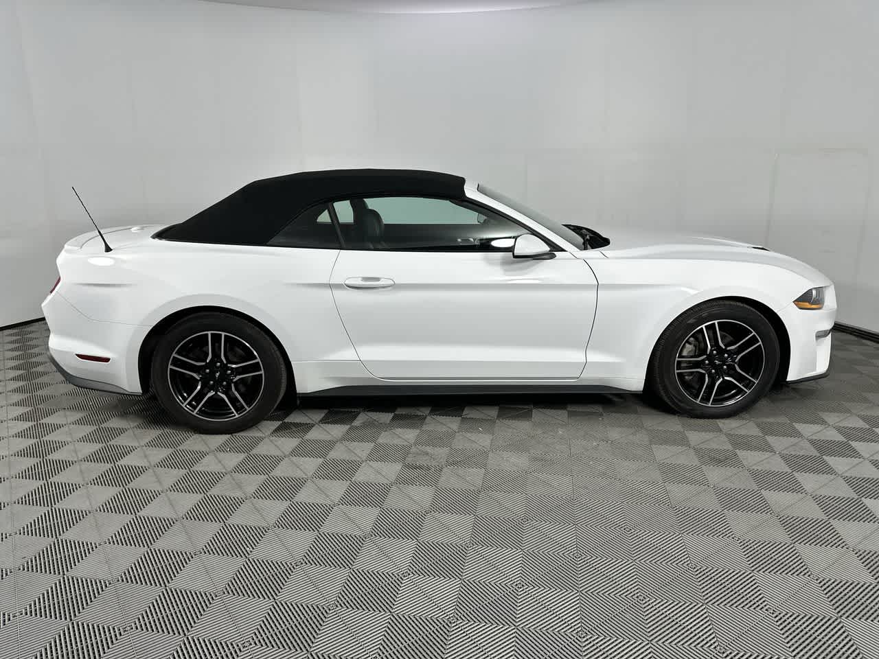 2023 Ford Mustang EcoBoost