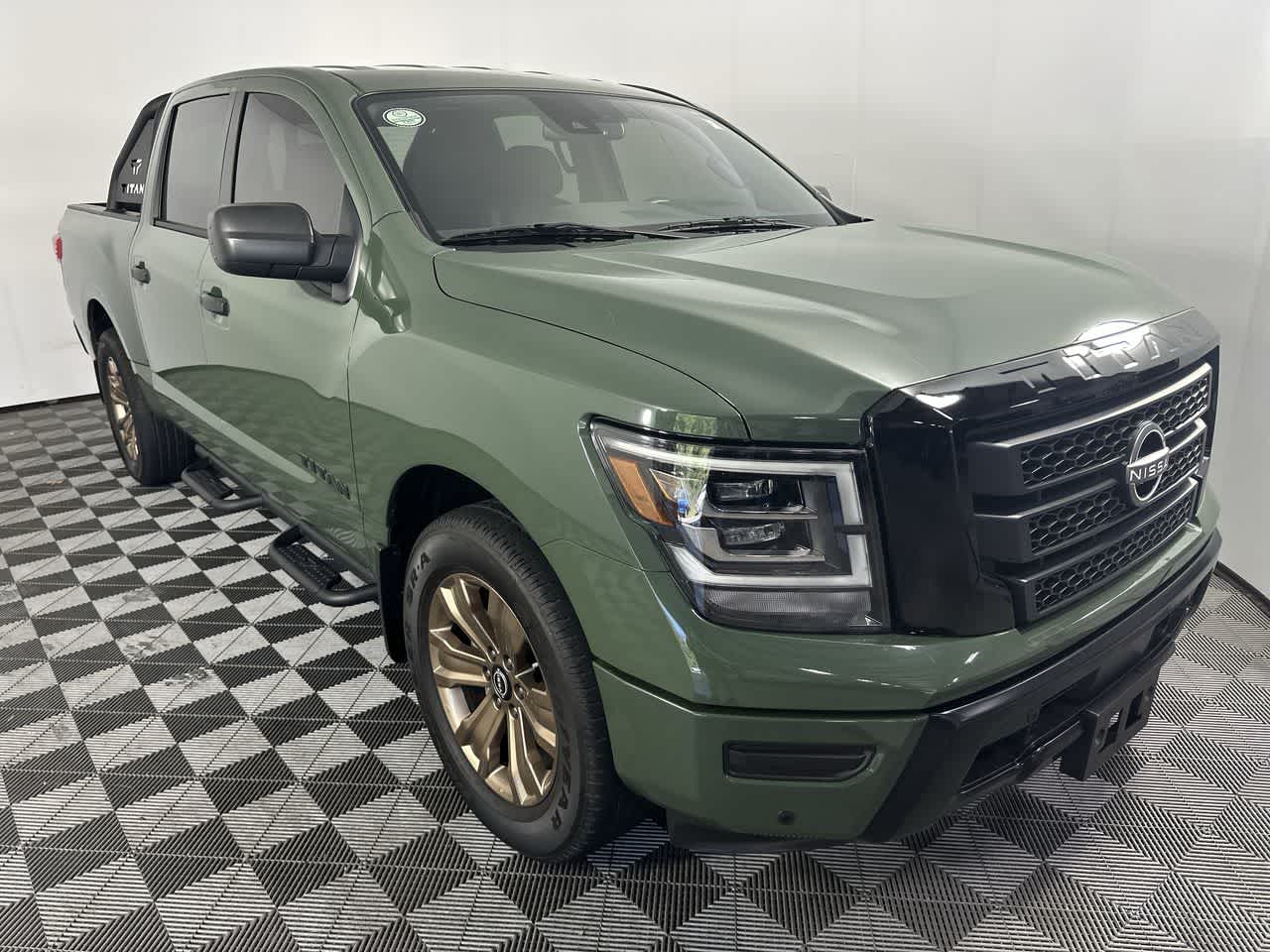 2024 Nissan Titan SV