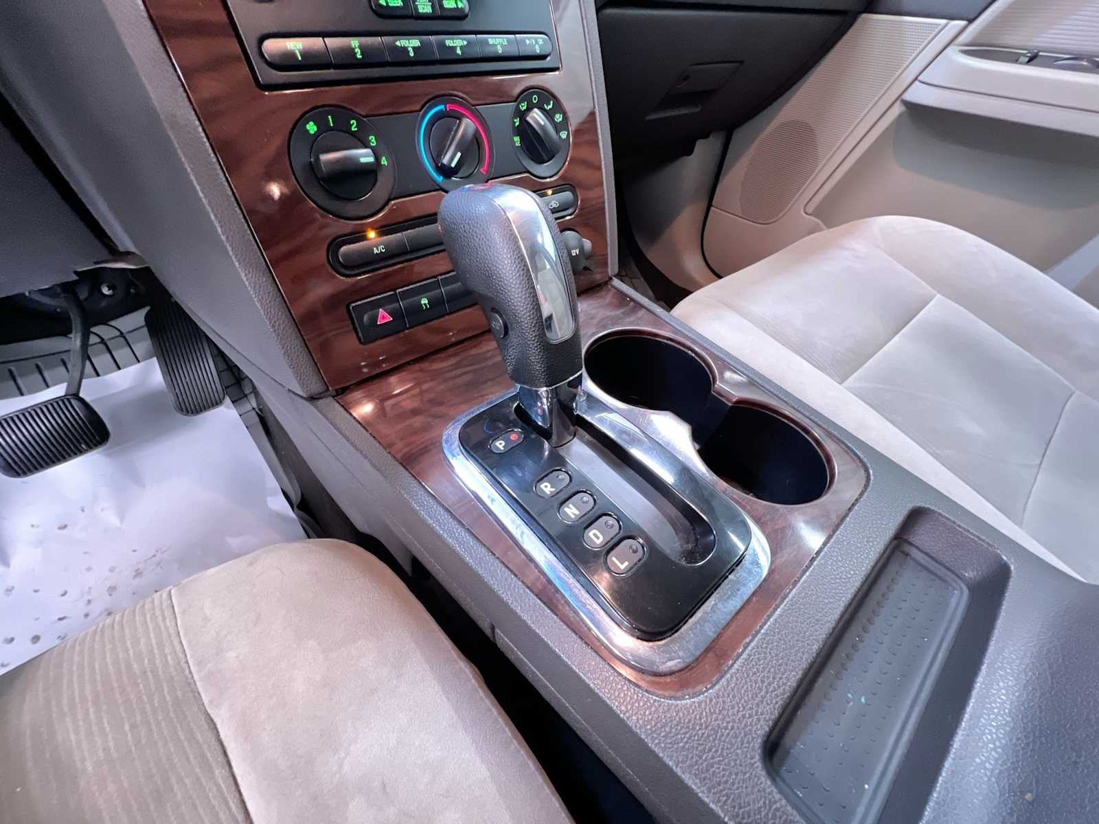 2009 Ford Taurus SE