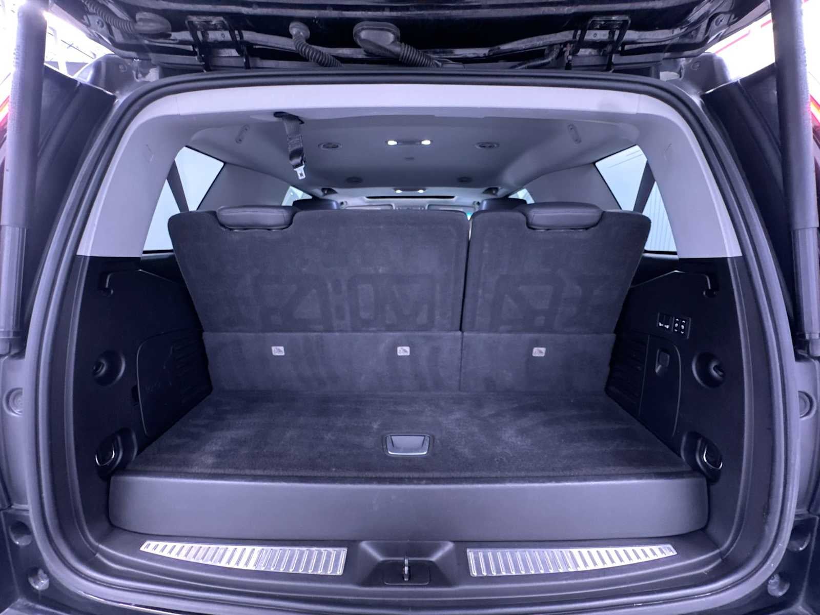 2018 Cadillac Escalade Luxury