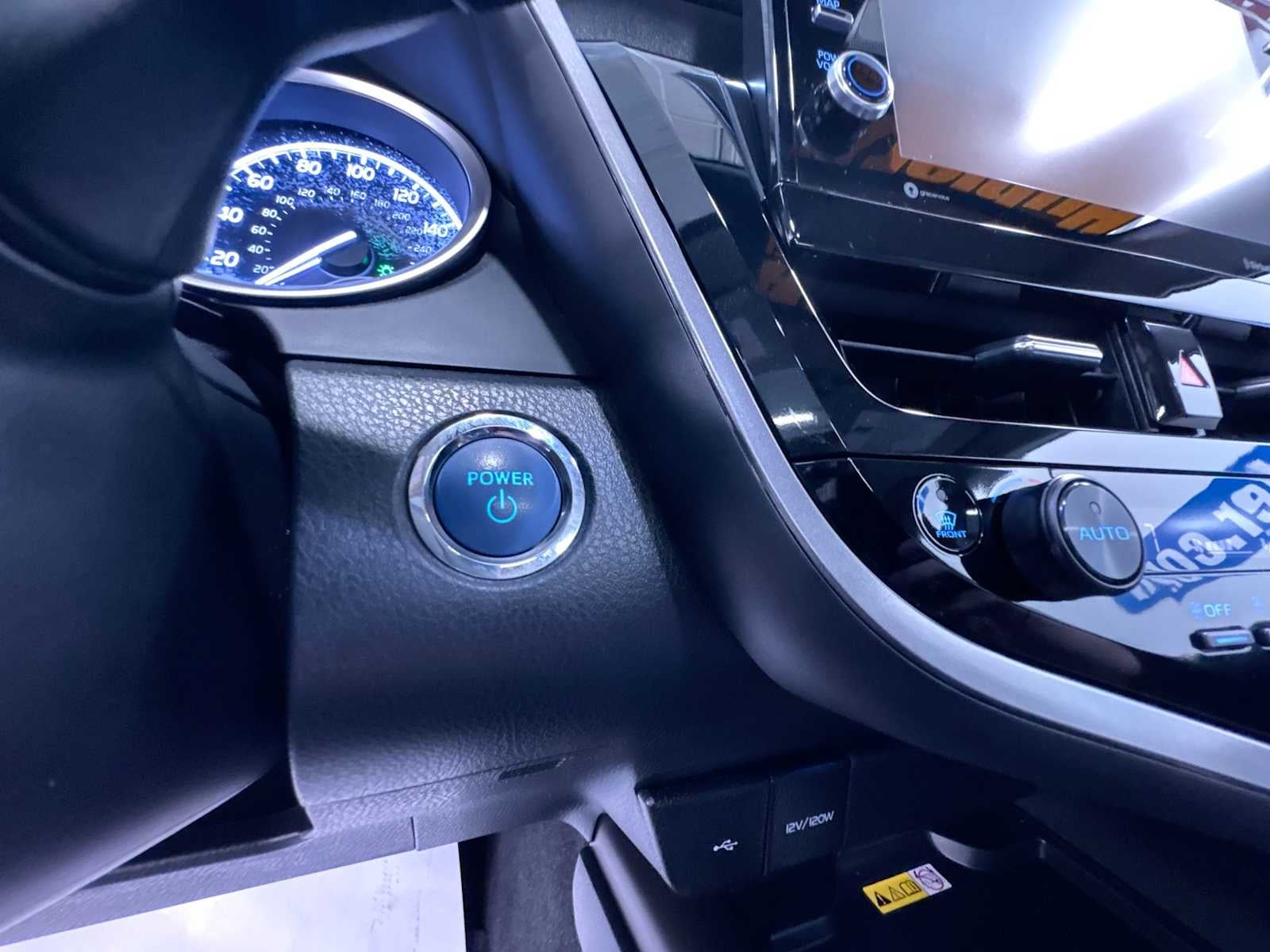 2024 Toyota Camry Hybrid XLE