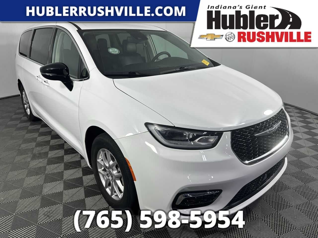 2024 Chrysler Pacifica Touring L's photo