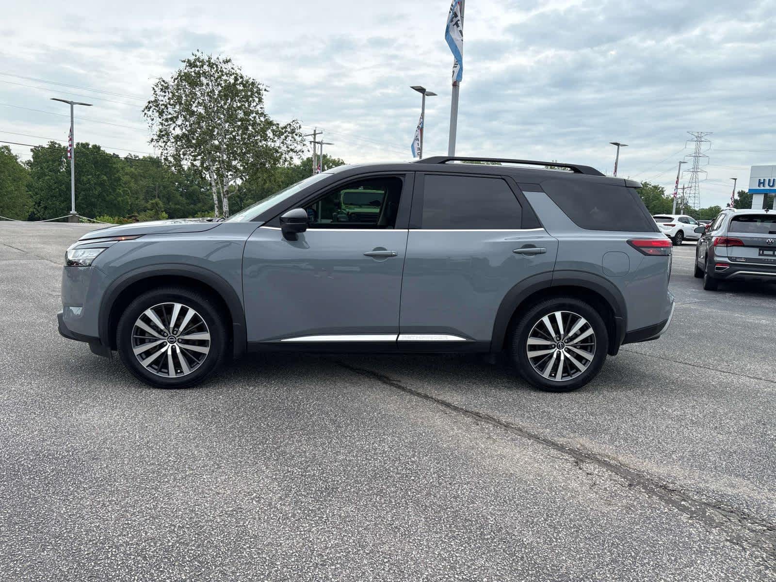 2022 Nissan Pathfinder Platinum