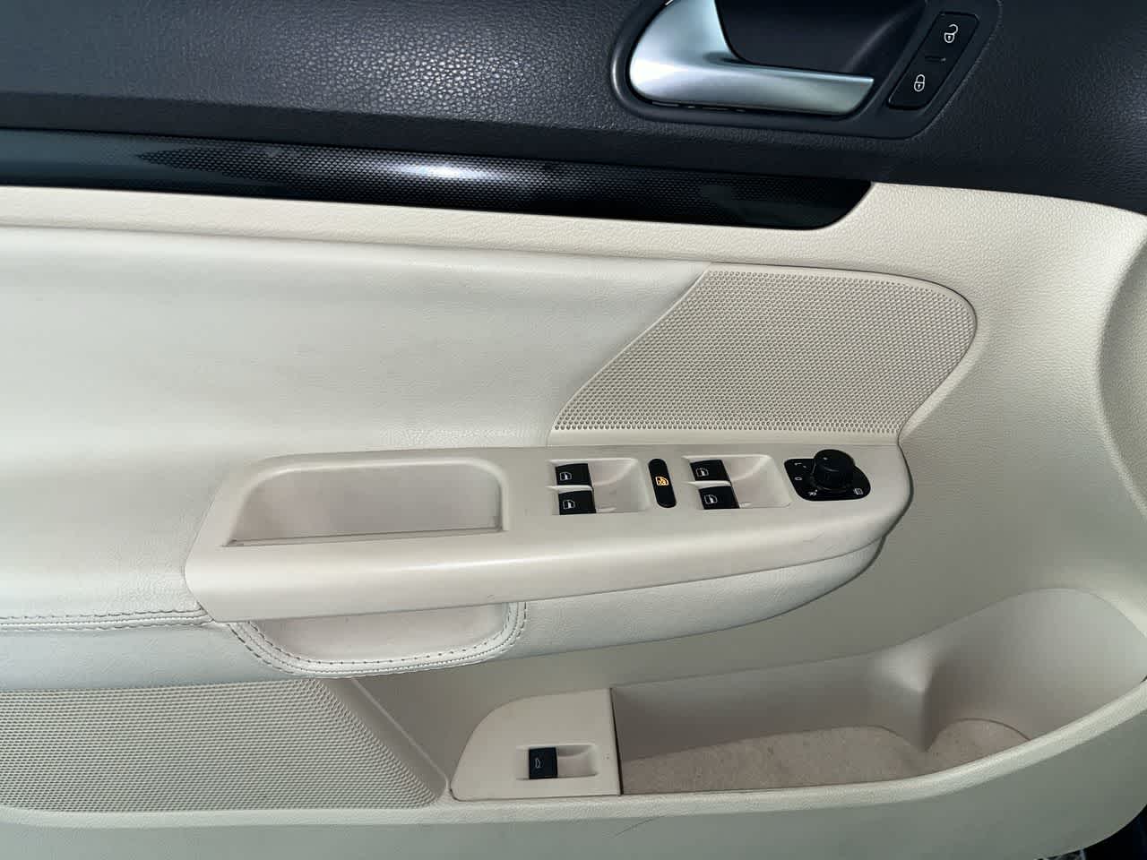 2014 Volkswagen Jetta TDI w/Sunroof & Nav