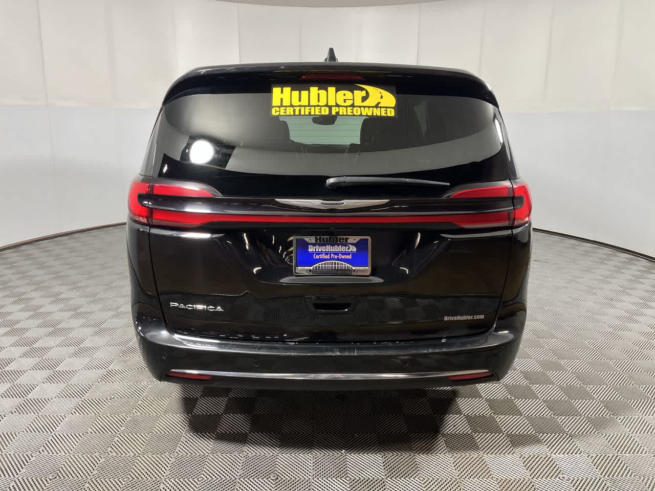 2025 Chrysler Pacifica Select