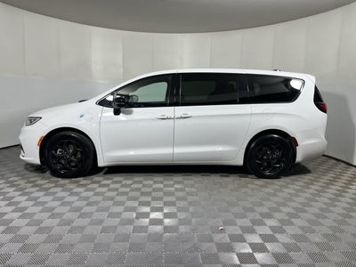2024 Chrysler Pacifica Hybrid S Appearance Pkg