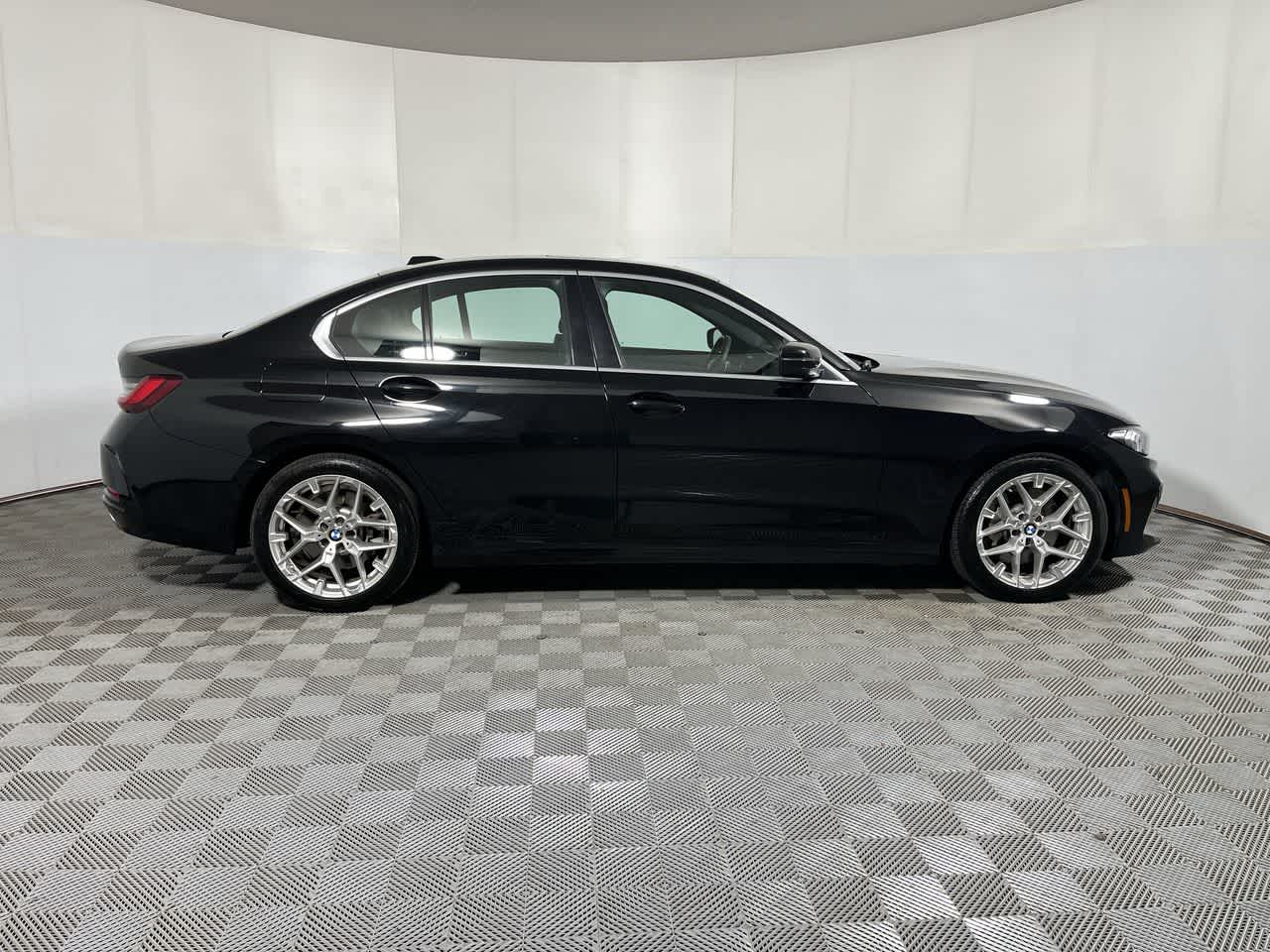 2025 BMW 330i 330i