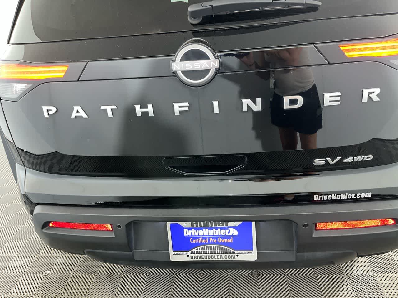2024 Nissan Pathfinder SV