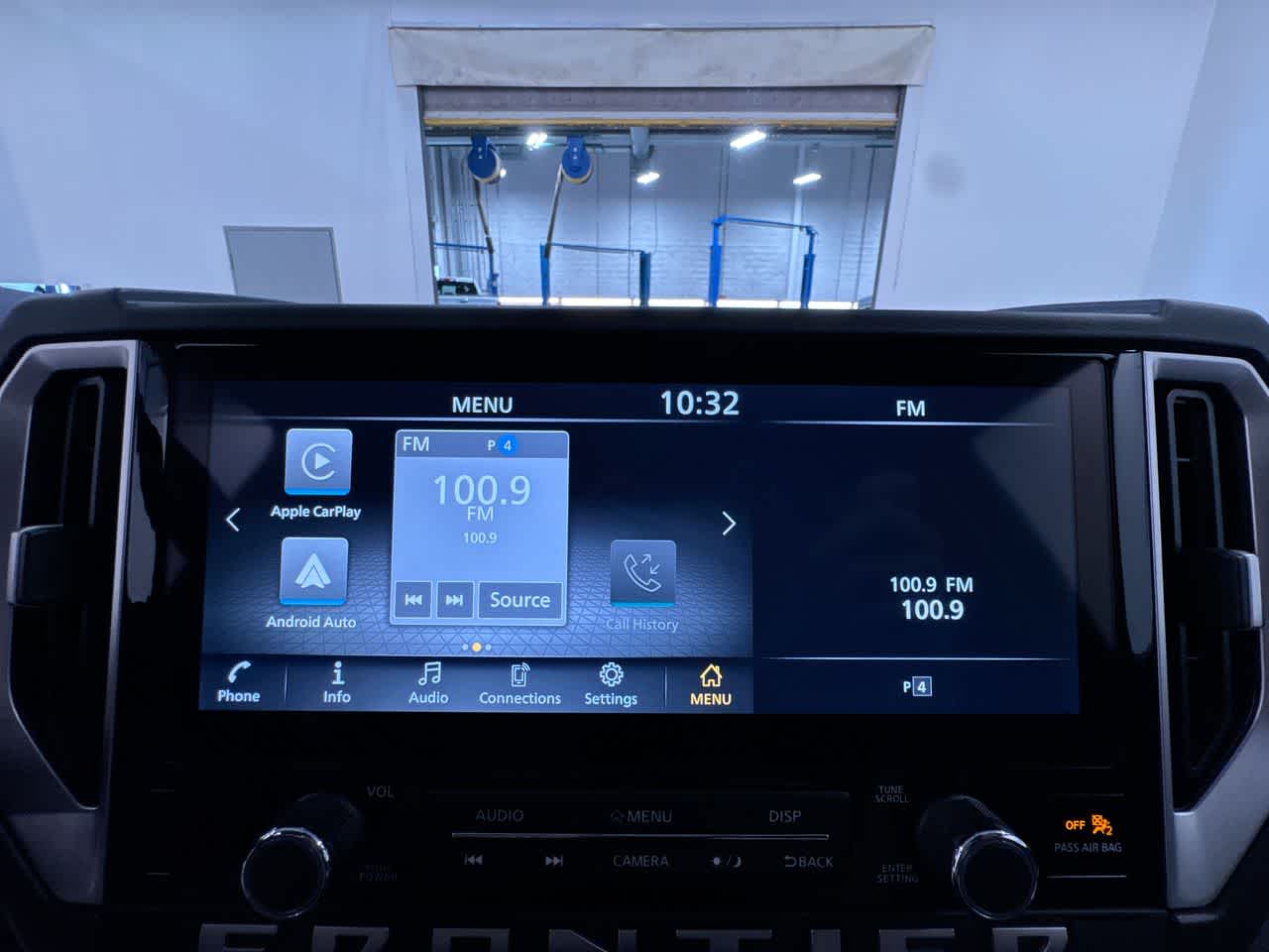 2025 Nissan Frontier SV