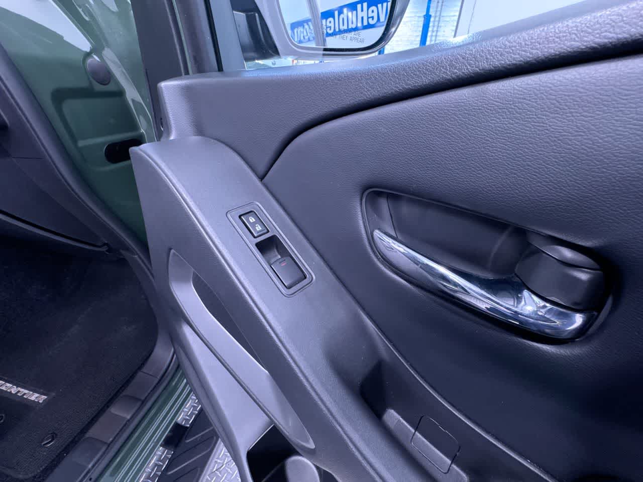 2025 Nissan Frontier SV