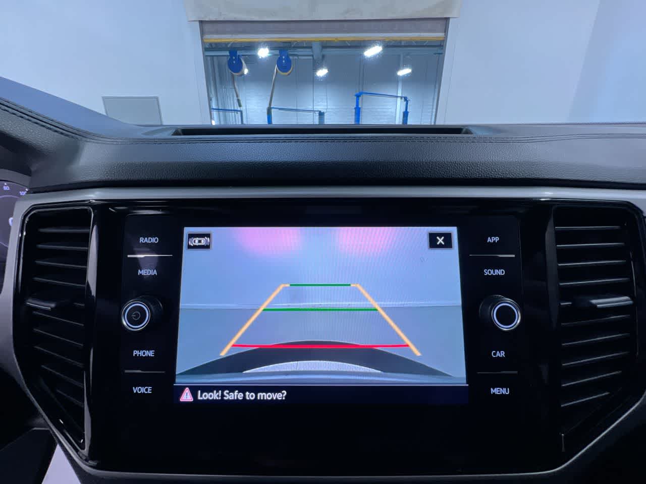 2023 Volkswagen Atlas Cross Sport 3.6L V6 SE w/Technology