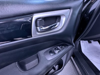 2017 Nissan Pathfinder SV