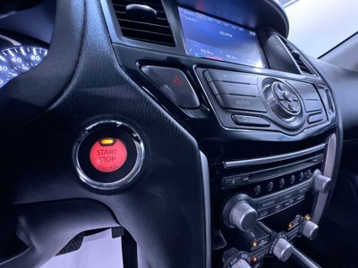 2017 Nissan Pathfinder SV