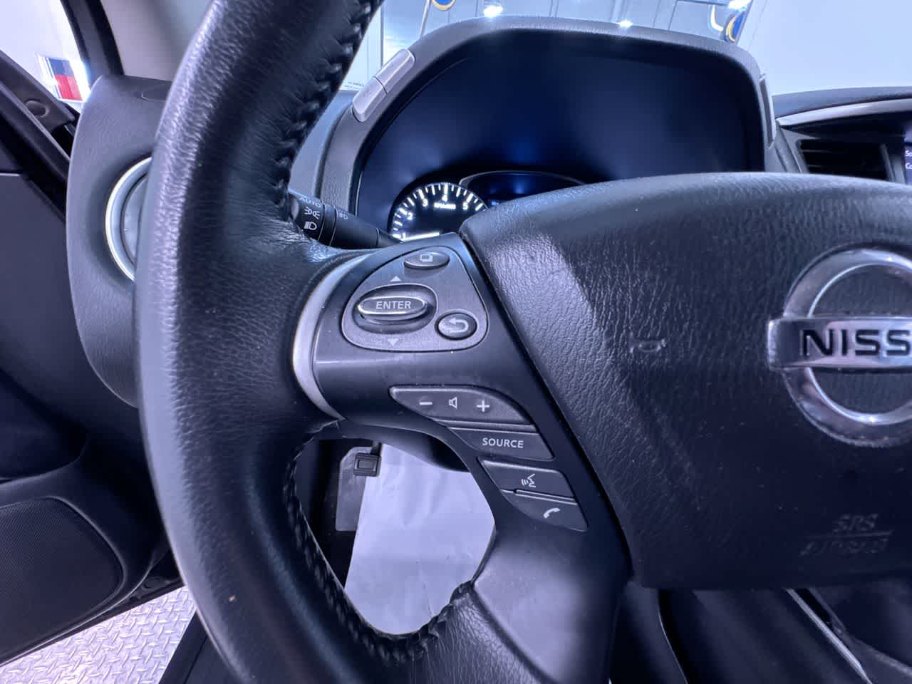 2017 Nissan Pathfinder SV