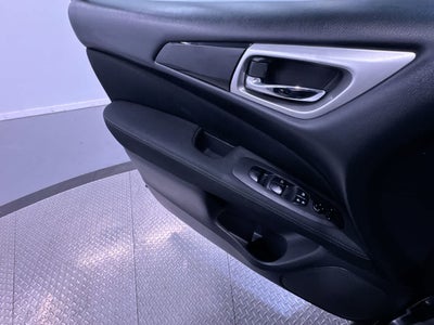 2017 Nissan Pathfinder SV