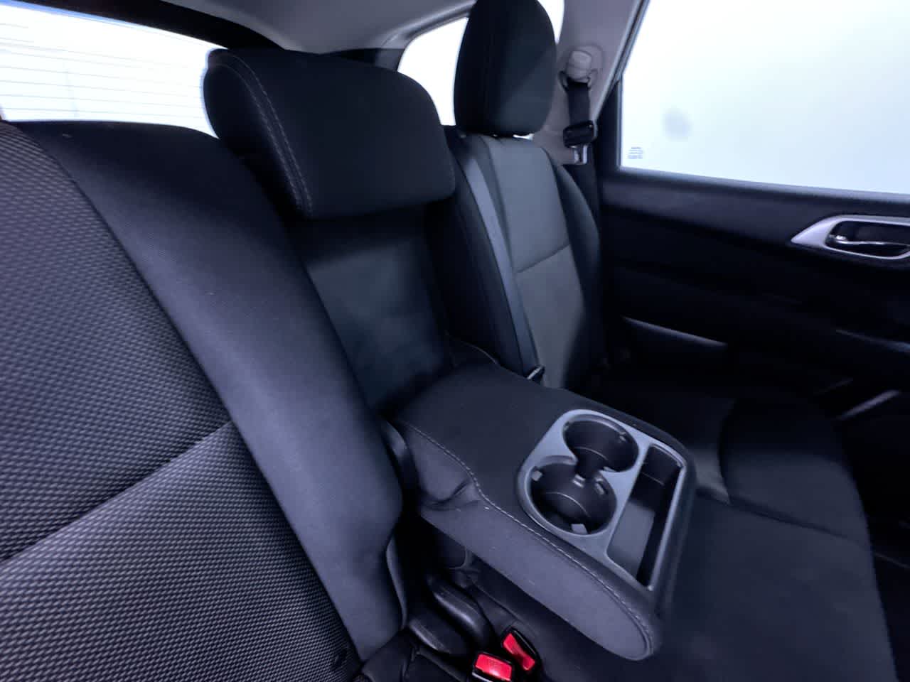 2017 Nissan Pathfinder SV