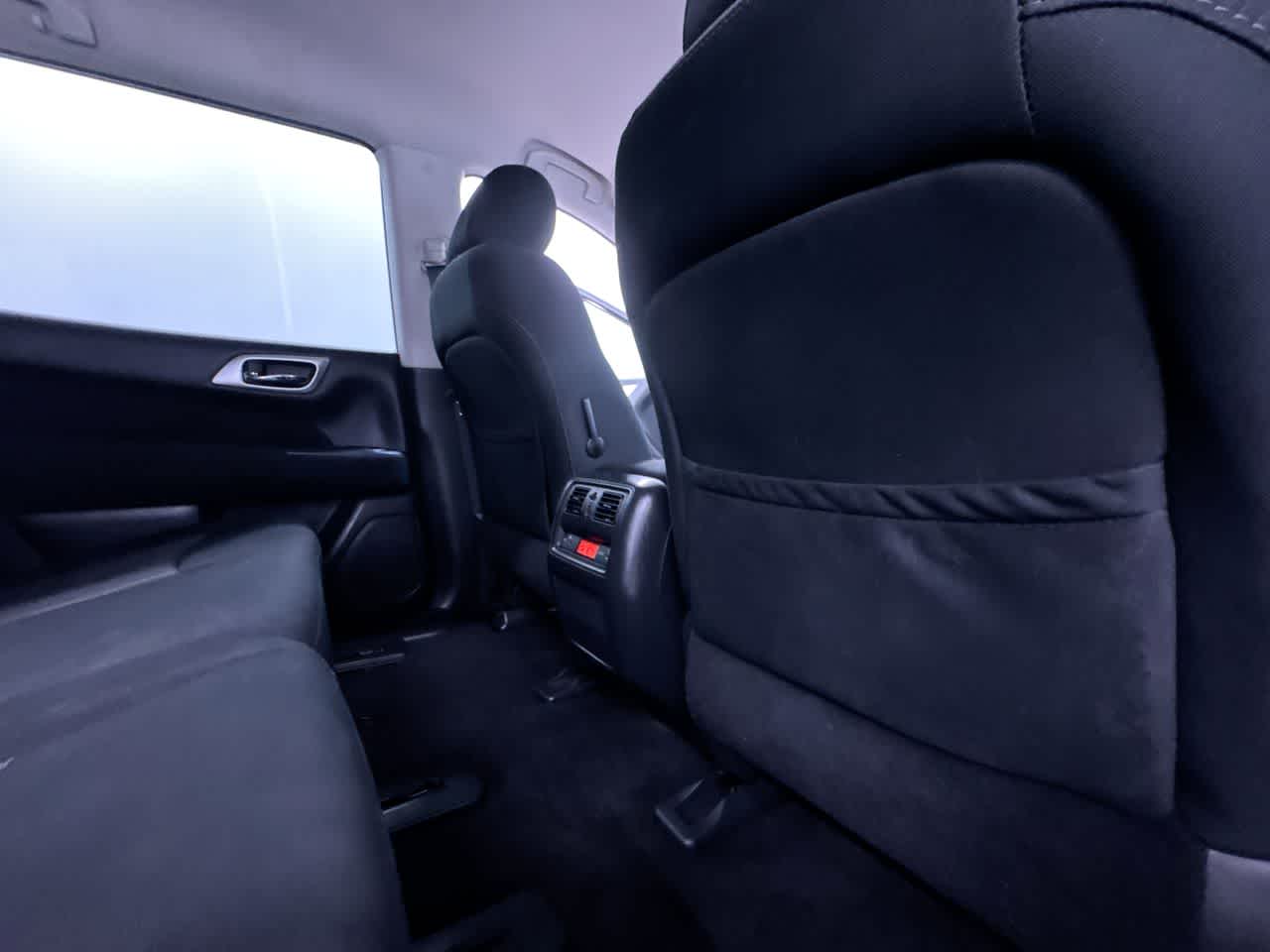 2017 Nissan Pathfinder SV