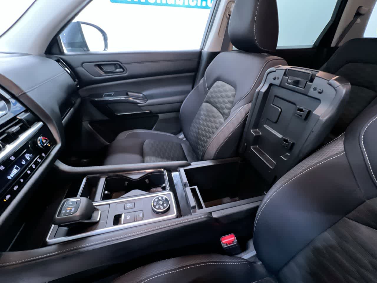 2023 Nissan Pathfinder SV