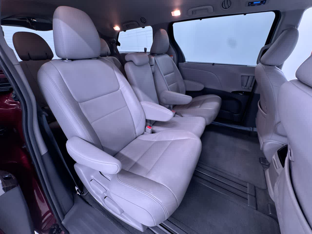 2016 Toyota Sienna XLE